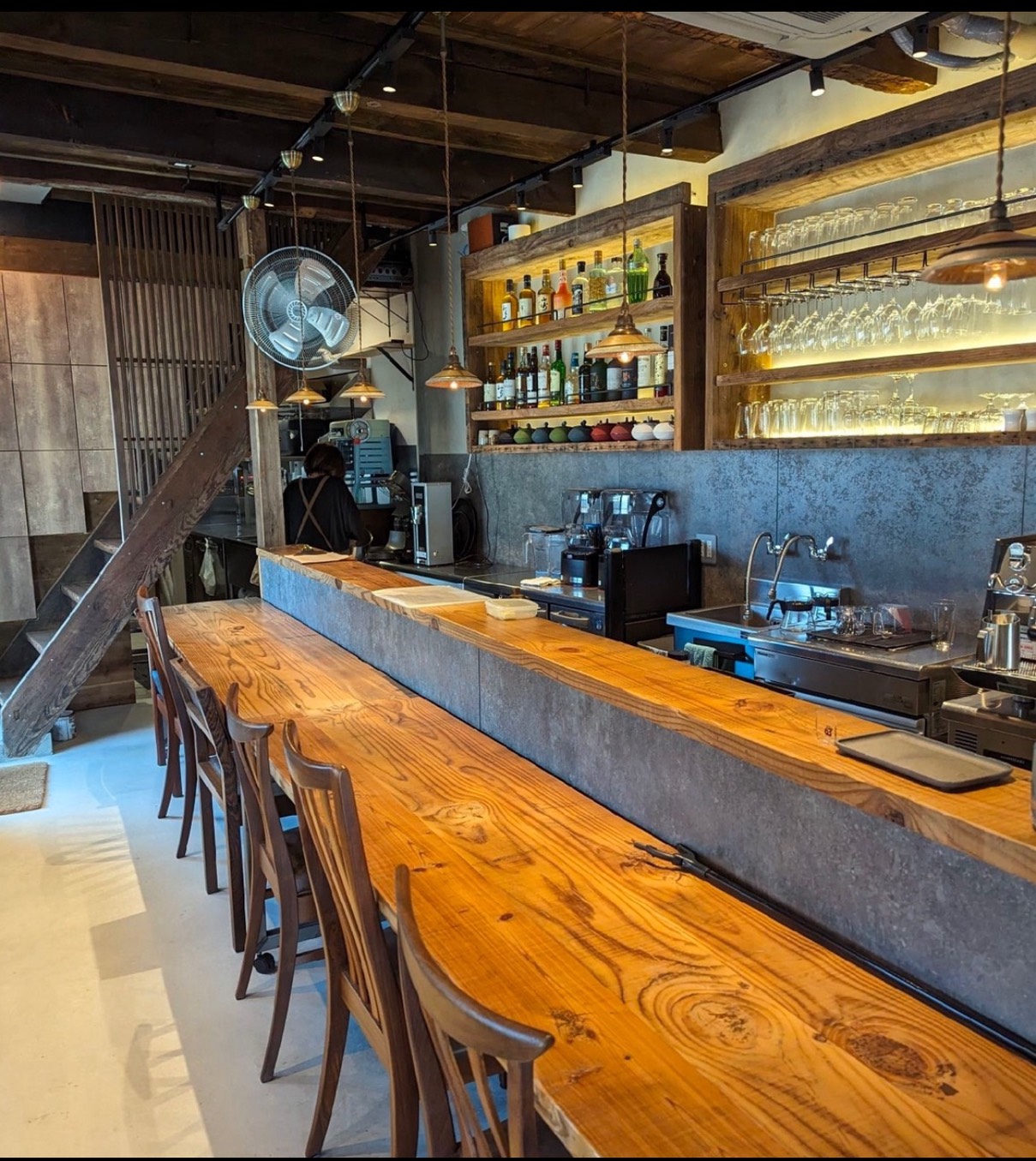 金沢 奈々 館内